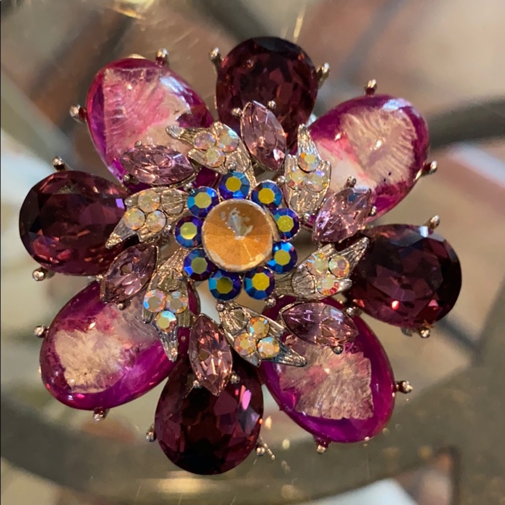 Purple broach very elegant excellent condition